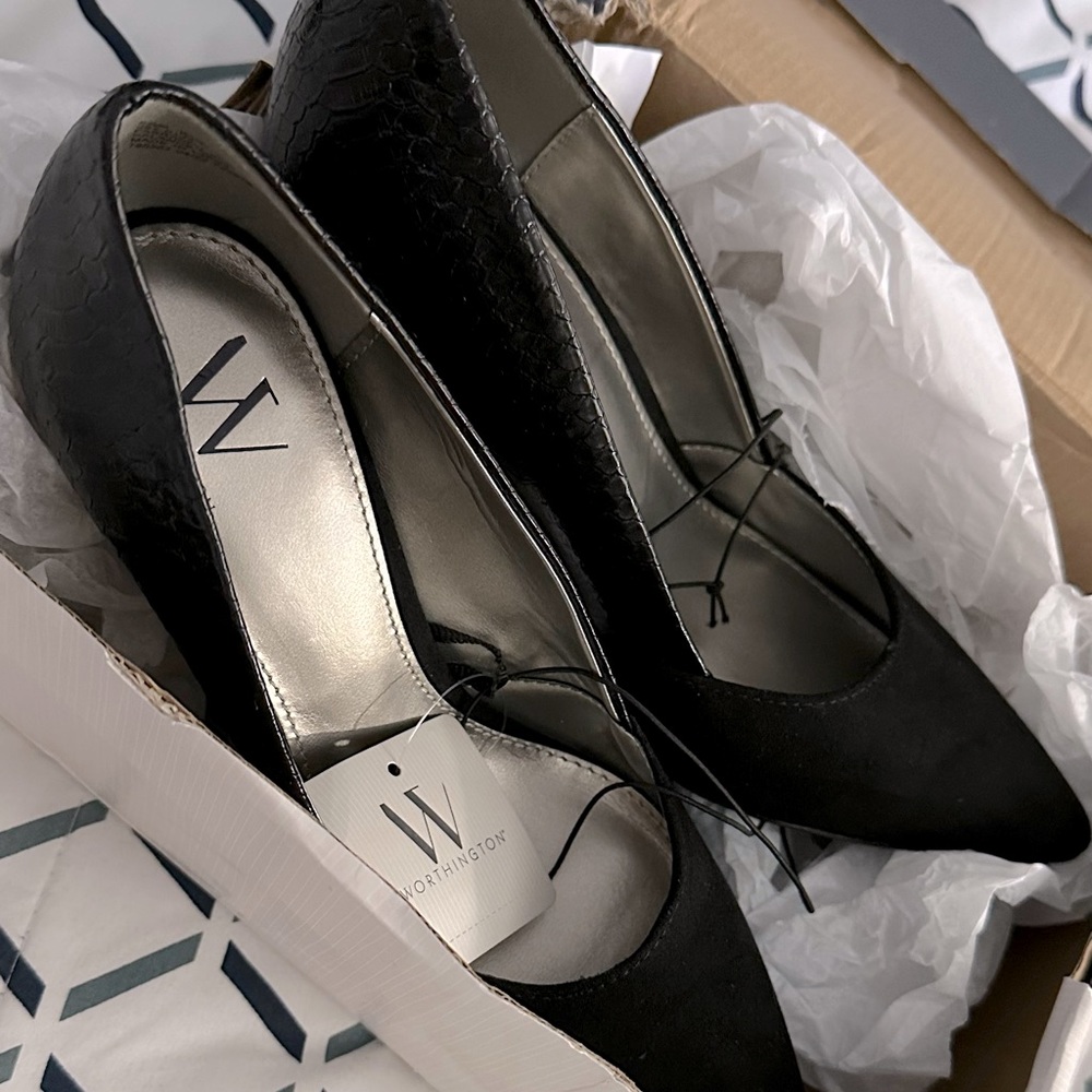 Brand new heeled Worthington shoes